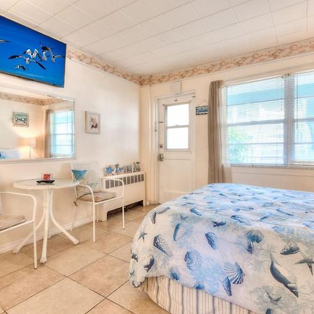 Tropic Terrace #16 - Beachfront Rental Apts St. Pete Beach Esterno foto